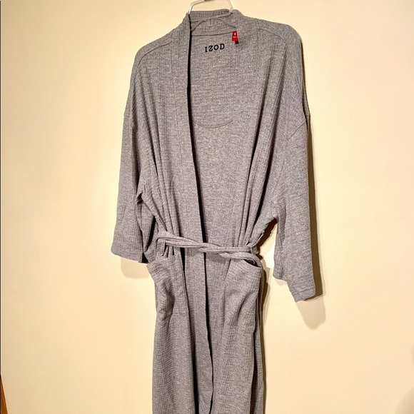 izod robe